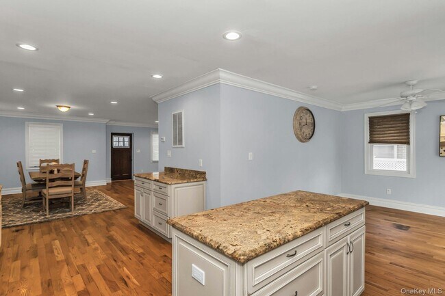 Building Photo - 180 Kensington Rd