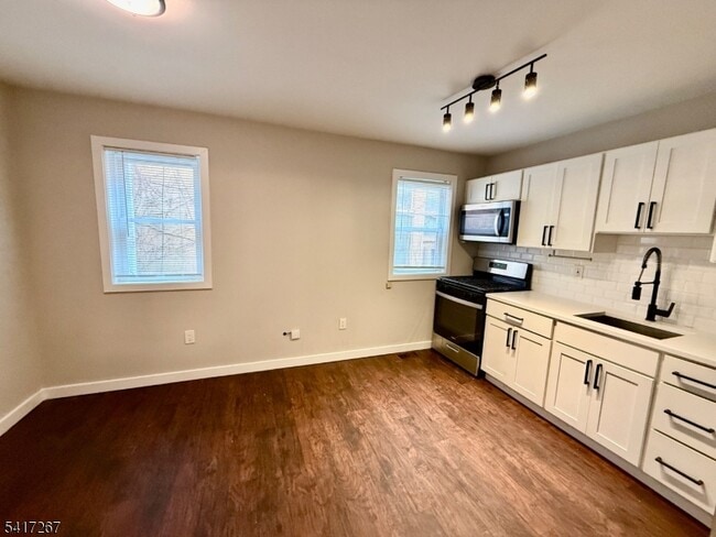 Building Photo - 196 Spring St