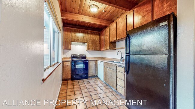 Building Photo - 3 br, 2 bath House - 72 Kingston Lane (Way