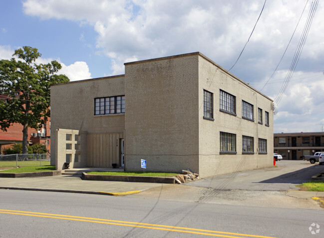 Building Photo - Downtown Villas