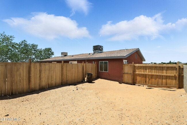 Building Photo - 14854 Big John Dr