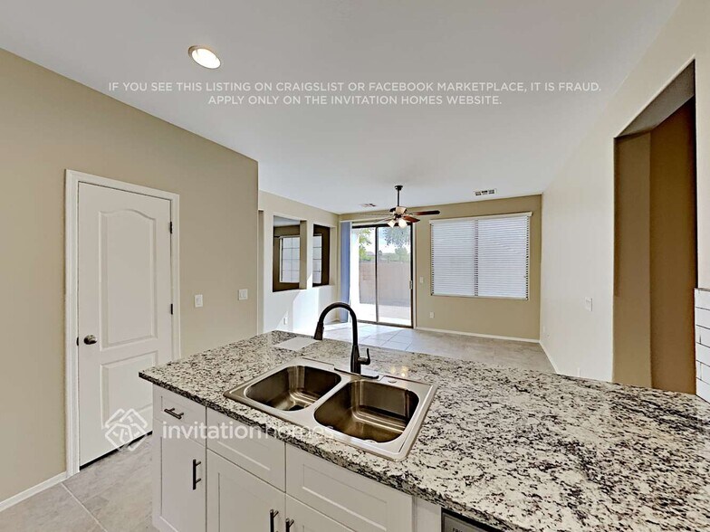 Building Photo - 2862 S Arroyo Ln