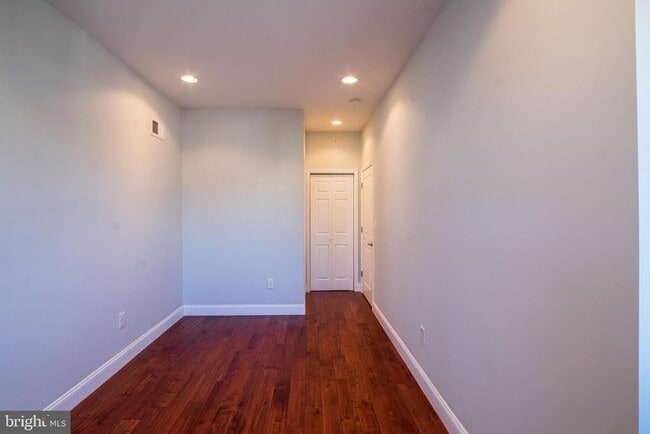 Building Photo - 2340 Greenwich St