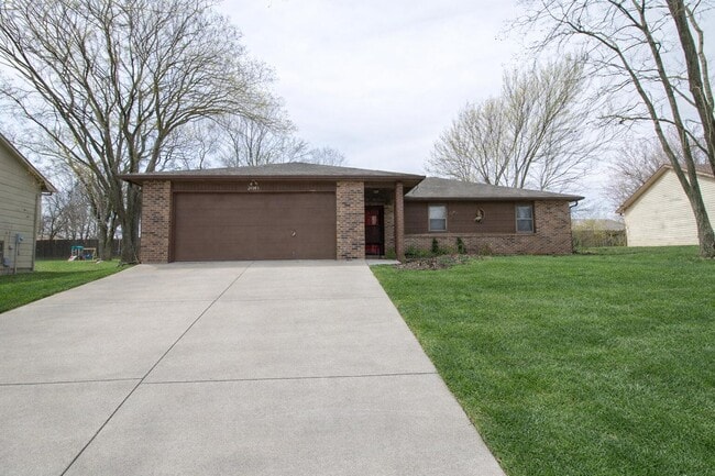Building Photo - 2011 Bridgewater Dr