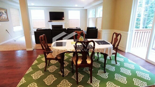 Building Photo - Beautiful Furnished Home in University Place