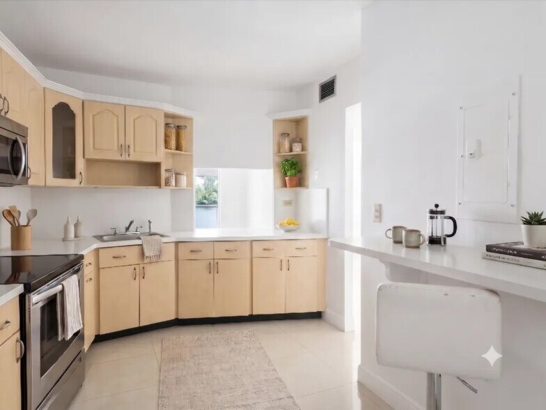 kitchen - 1670 NE 191st St