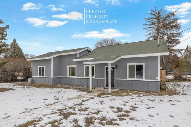 Building Photo - Charming Parker Home for Rent – Rustic Character Meets Modern Comfort!