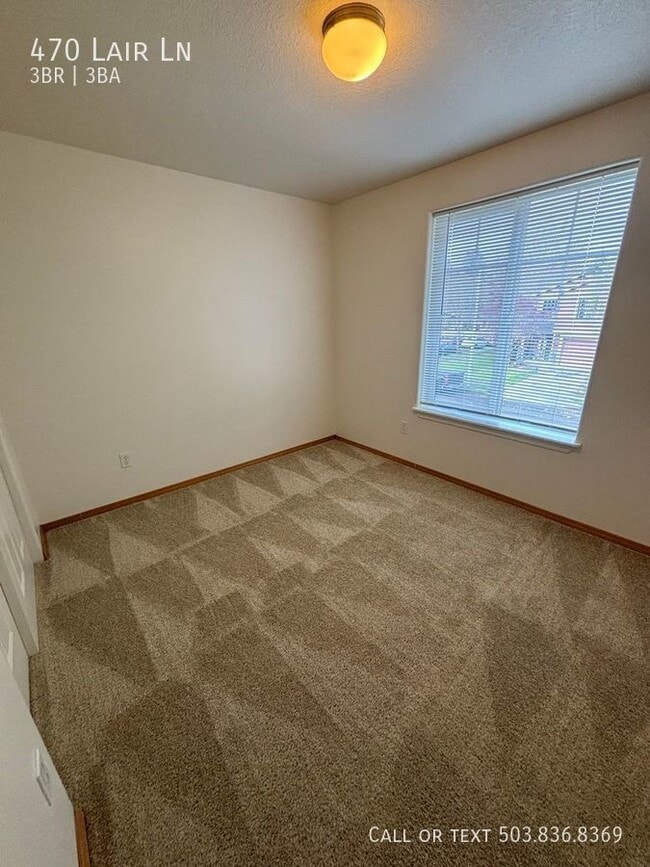 Building Photo - 470 Lair Ln