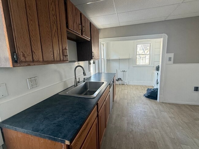 Building Photo - 20 Henry Ave