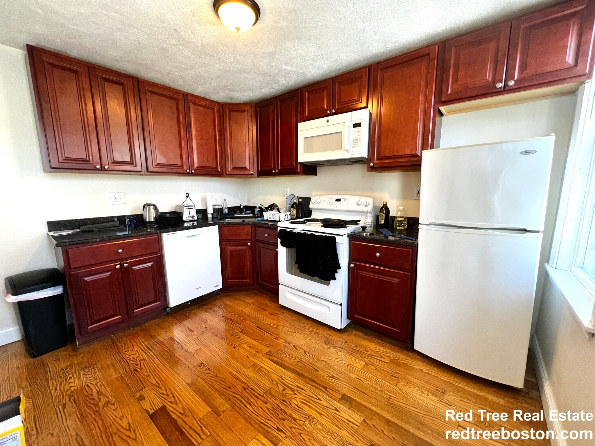 Building Photo - 10 Leverett St