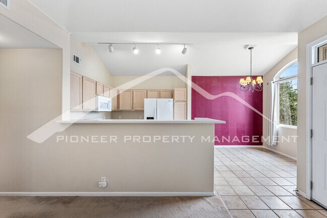 Building Photo - 8500 E Jefferson Ave