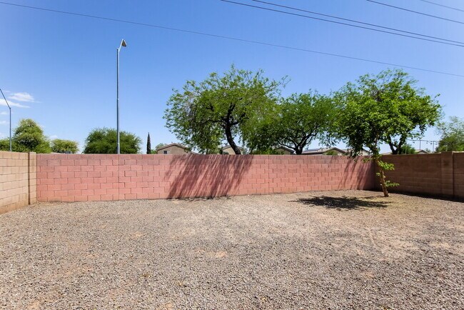 Building Photo - 14453 N Gil Balcome Ct