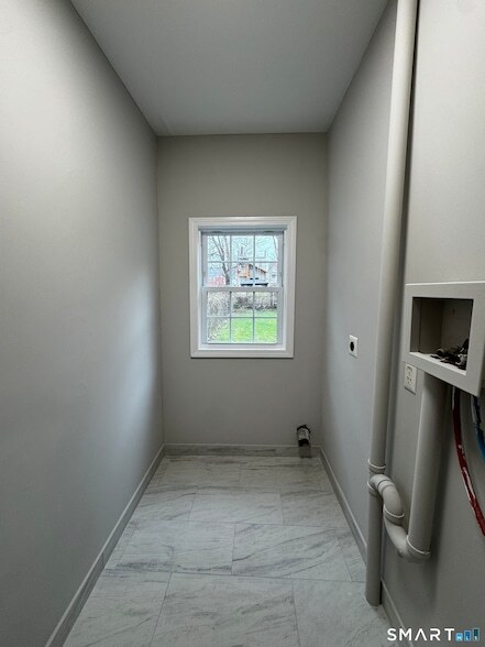 Building Photo - 45-51-51 Cowles St