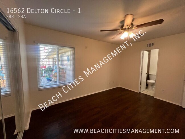 Building Photo - 16562 Delton Cir