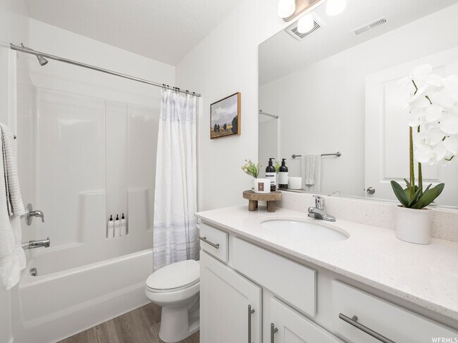 Building Photo - 1163 E 920 N