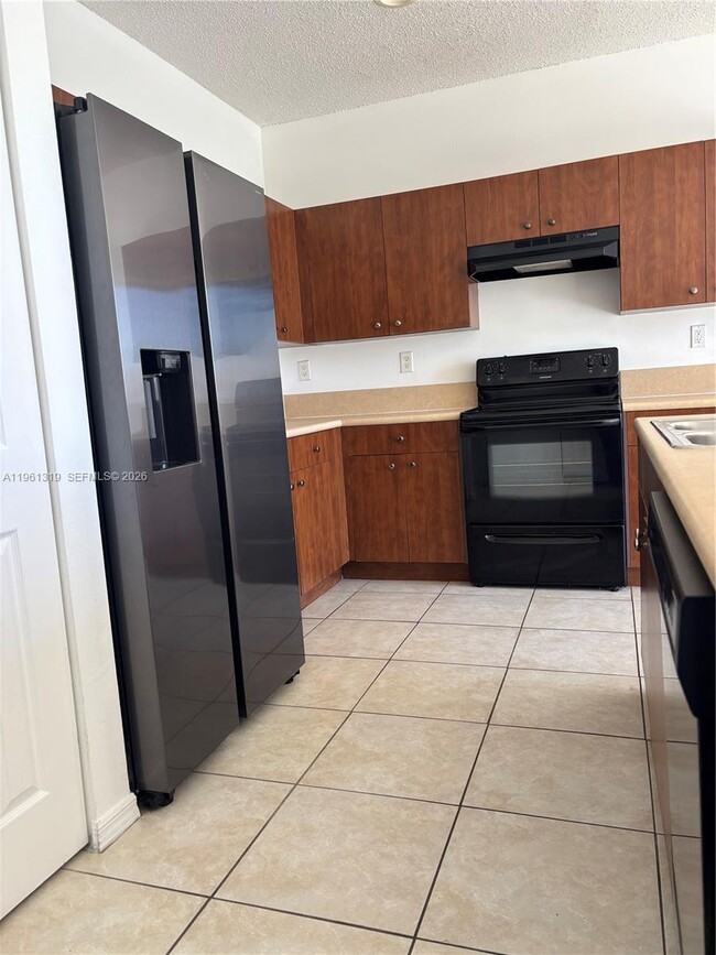 Building Photo - 1044 NE 42nd Terrace