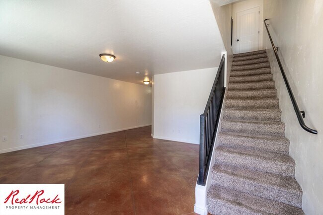 Building Photo - 2801 E 450 N
