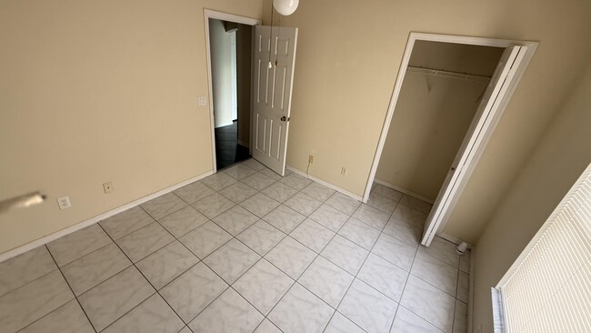 Building Photo - 5529 NW North Lundy Cir