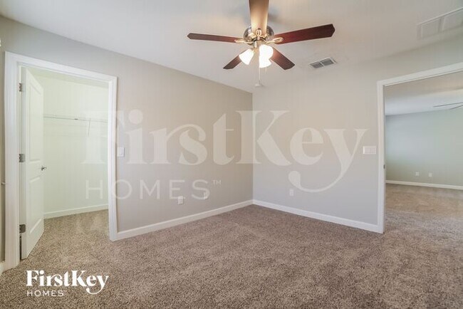 Building Photo - 9825 Ivory Dr