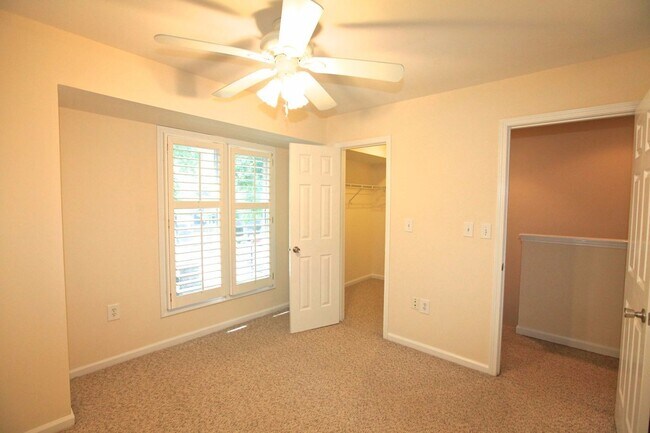 Building Photo - COMING SOON:2 bedroom townhome in Uptown Charlotte!