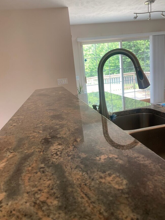 Building Photo - 25027 Rushmore Ct