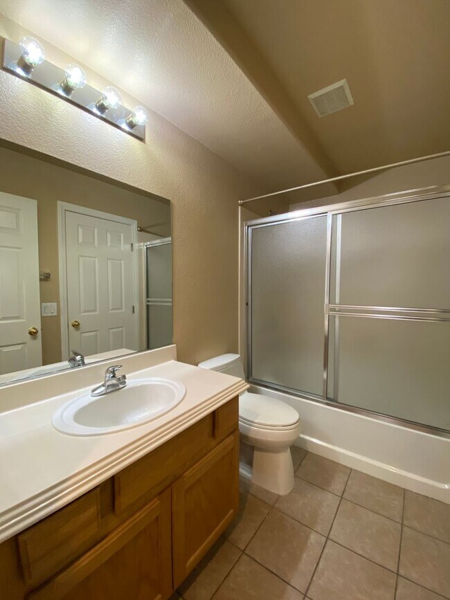 Building Photo - 3627 Water Song Dr