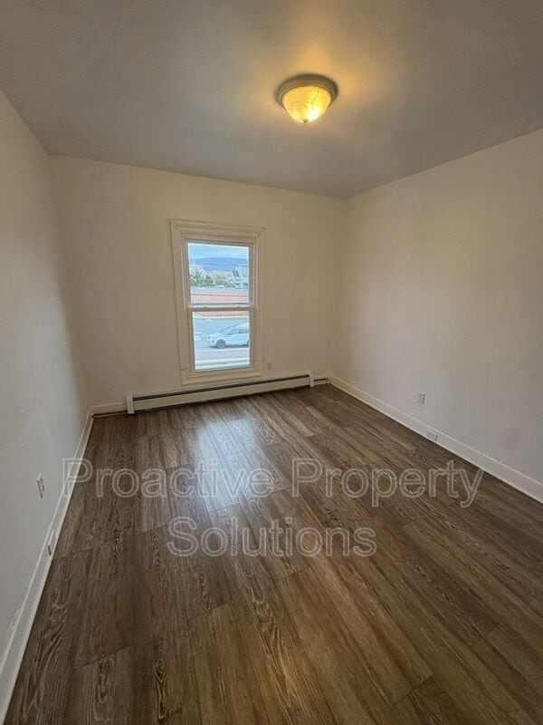 Building Photo - 415 S Main Ave