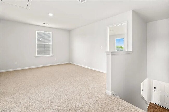 Building Photo - 304 Aspen Place Ct