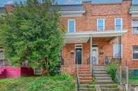 Building Photo - Savage St