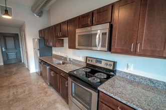 Building Photo - The Lofts at 733 Broadway