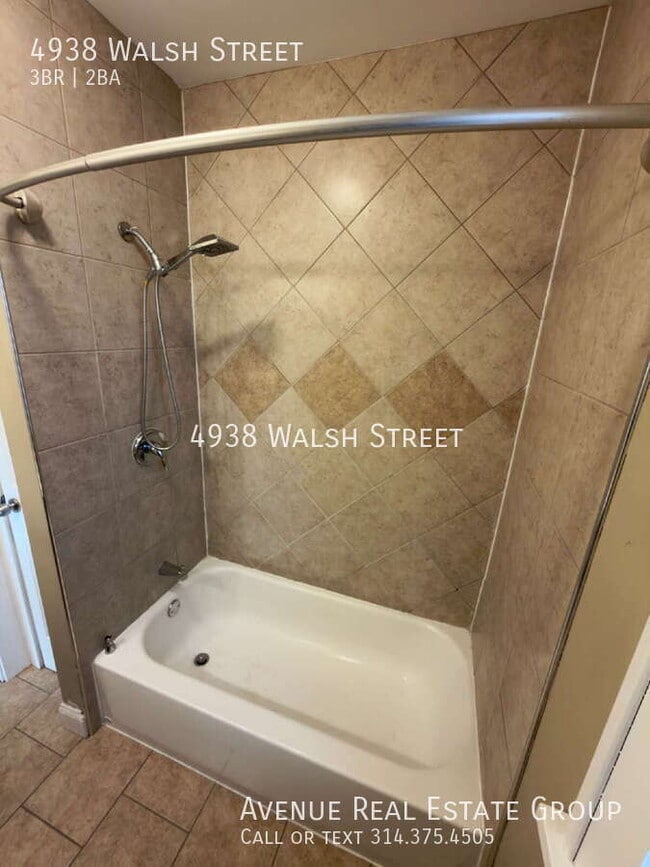 Building Photo - 4938 Walsh St