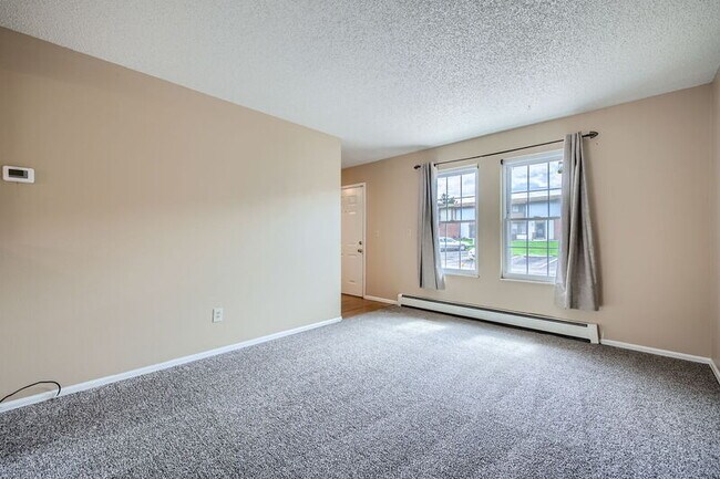 Building Photo - 1233 Willow Bend Cir