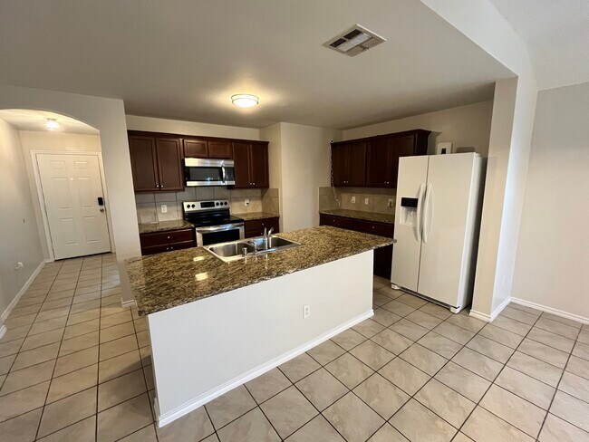 Building Photo - 1309 Basswood Ln