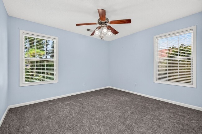 Building Photo - 8727 Evangeline Dr