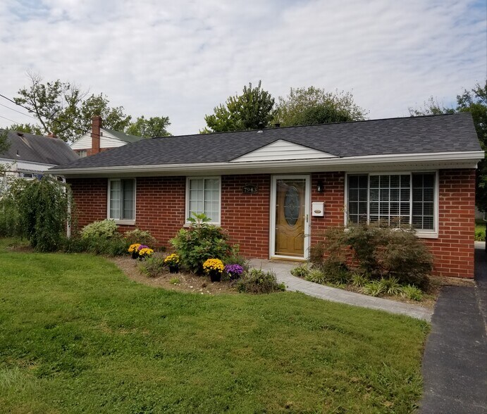Primary Photo - 7943 Irwin Ave