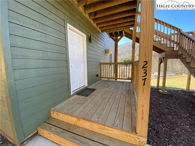 Building Photo - 237 Majestic Vine Ln