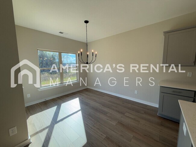 Building Photo - DEPOSIT PENDING! Home for rent in Riverside! Available to View Now!