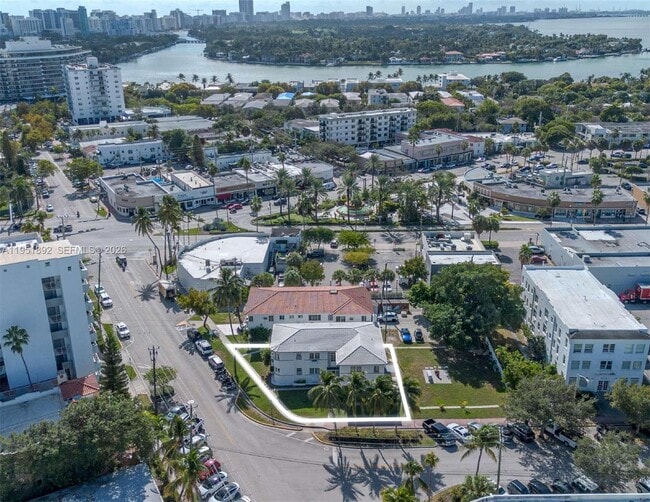 Building Photo - 7124 Bay Dr