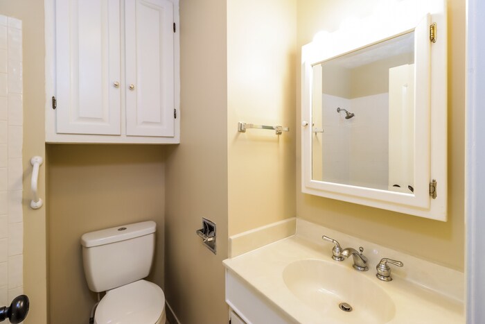 Building Photo - 5348 Dee Alva Dr