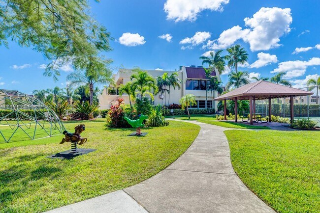 Building Photo - 14036 SW 90th Ave