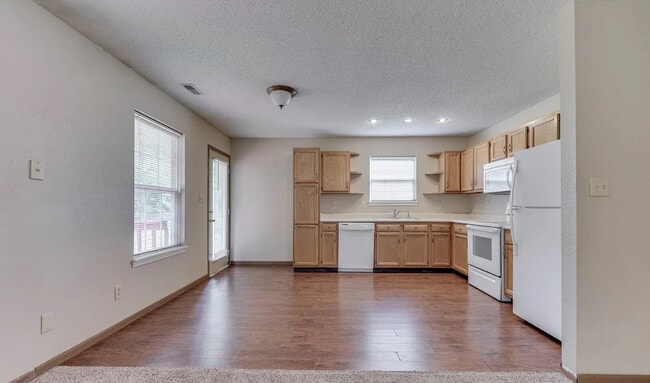 Building Photo - 6010 Rocky River Dr