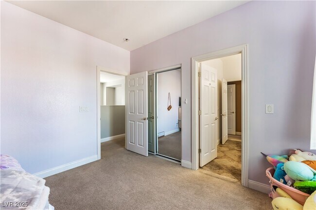 Building Photo - 1005 Windwalker Ave