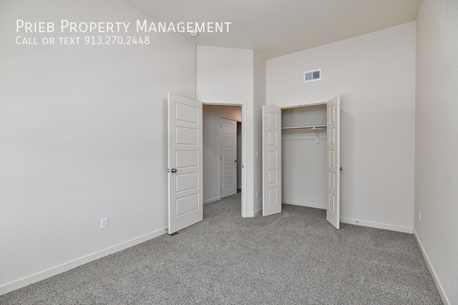 Building Photo - 3223 N 103rd Pl