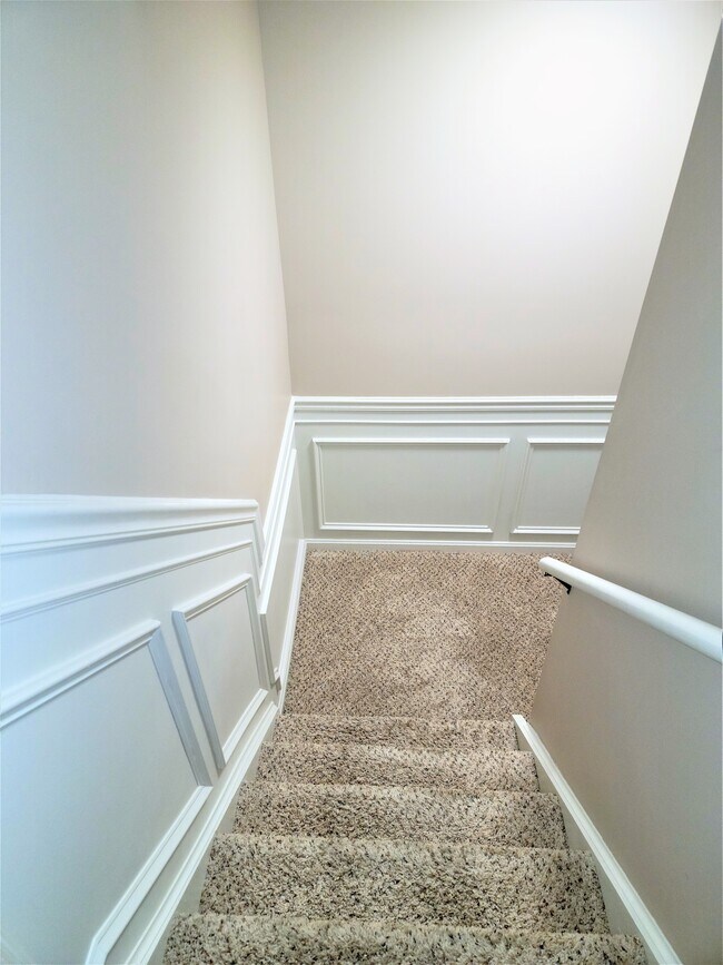 Building Photo - 1862 Beechwood Ave NE