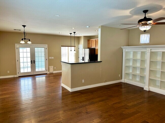 Building Photo - Stunning Rancho Del Ray double story overlooking community park.