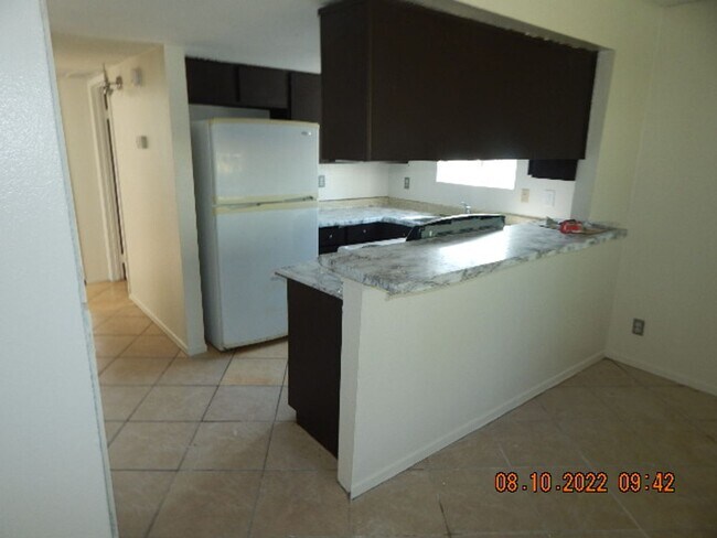 Building Photo - 2185 Exeter Dr