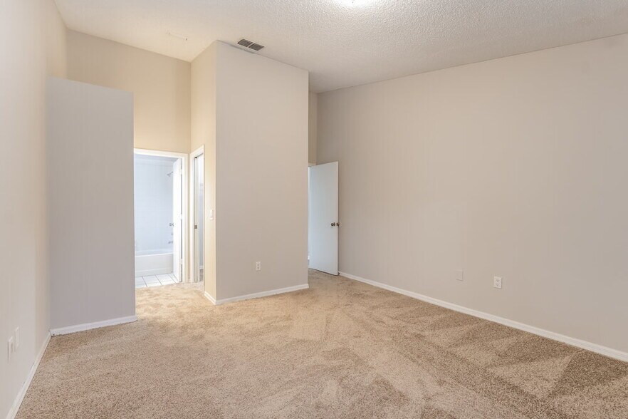 Building Photo - 3577 Raintree Ln