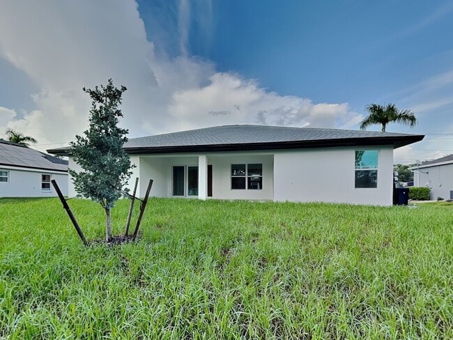 Building Photo - 3118 NW 18th Terrace