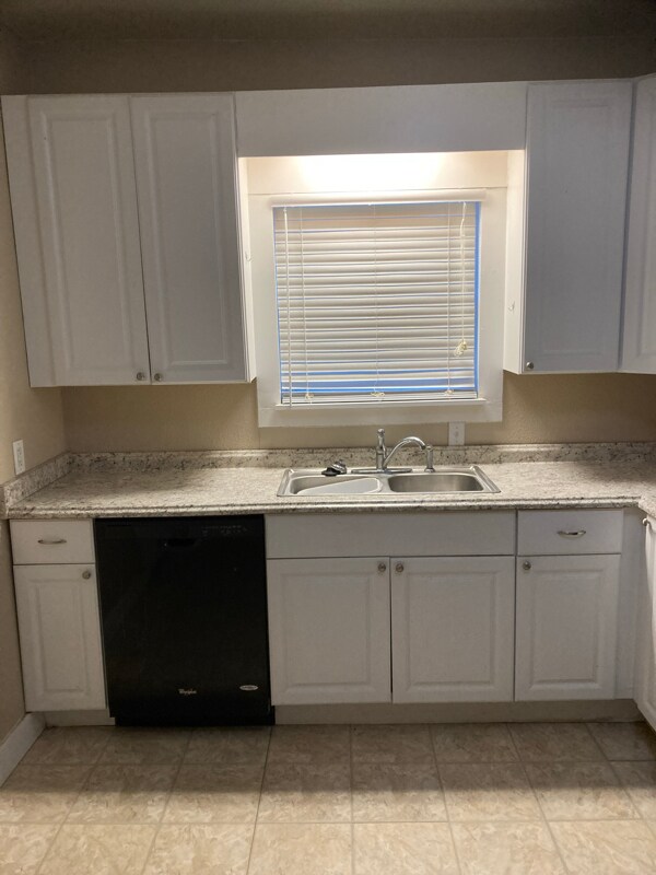 Building Photo - 710 Jeanette St