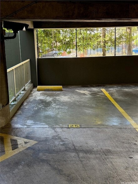 Building Photo - 2600 Pualani Way